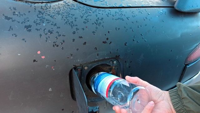 Изопропиловый спирт в бензобак. Избавиться от воды в бензобаке. Конденсат в бензине. #ТСМ