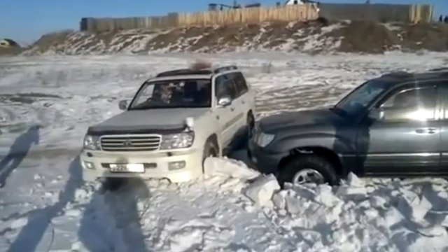 На что способен Lexus LX 470.  По бездорожью на машине премиум класса