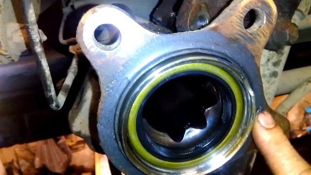 Тойота Прадо 120 сальник полуоси