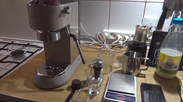 DeLonghi Dedica Arte EC885.BG тест на правильный эспрессо