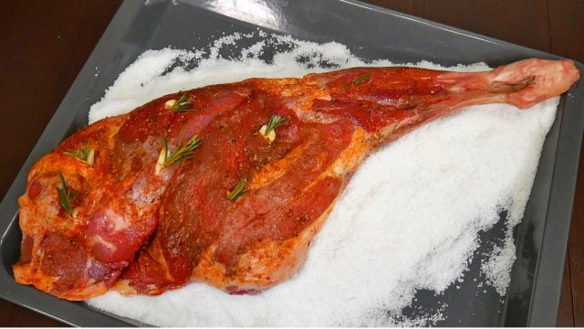 БАРАНИНА В ДУХОВКЕ. БАРАНЬЯ НОГА НА СОЛИ.