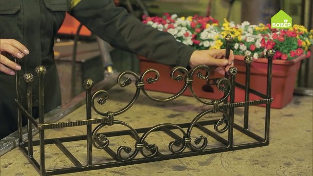 СВАРКА. Как сделать цветочницу из металла. Сварка профильных труб. Как приварить шарик к заготовке
