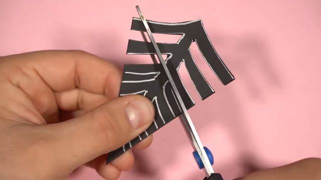 Как сделать Паутину из бумаги. Снежинка паутинка. Как красиво вырезать снежинку. Декор комнаты.