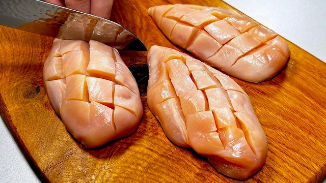 Этот ТРЮК узнала в ДОРОГОМ РЕСТОРАНЕ и теперь ДЕЛЮСЬ! Сочная КУРИНАЯ ГРУДКА, которая ТАЕТ во РТУ!