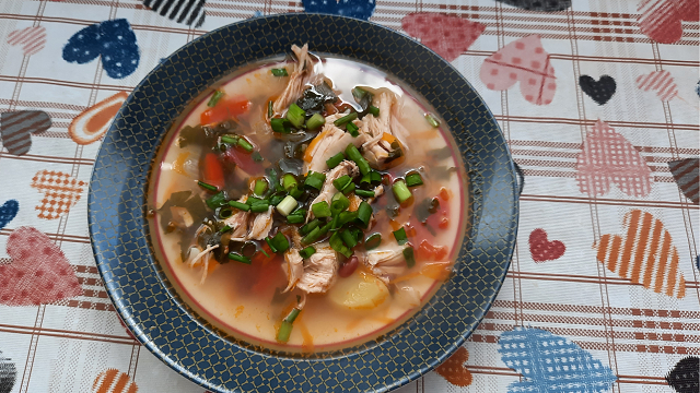 Куриный суп с консервированной фасолью.mp4