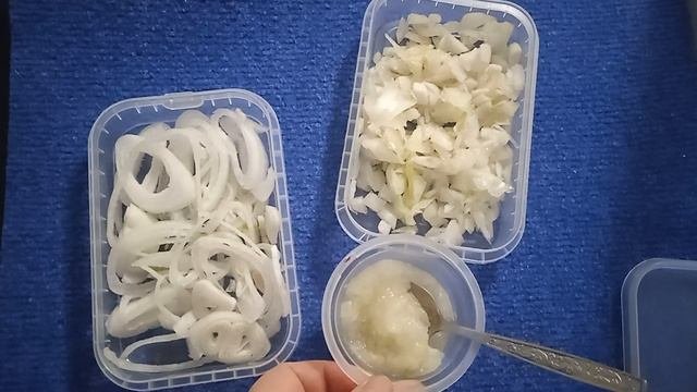?Как заморозить репчатый лук/хранение лука в морозилке/виды заморозки лука