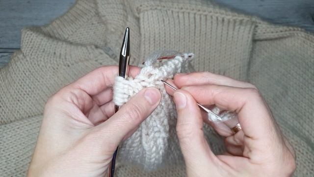 Фабричный край. Самый простой способ закрытия петель по кругу иглой. Резинка 1х1.