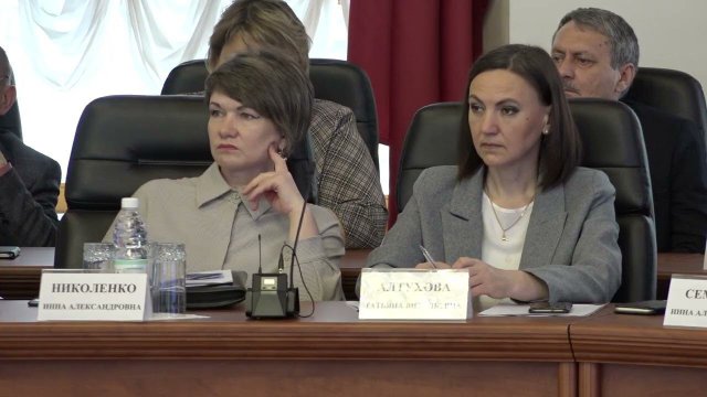 Льготы по налогу и требования к выгулу животных. Ряд вопросов рассмотрели депутаты парламента ЕАО