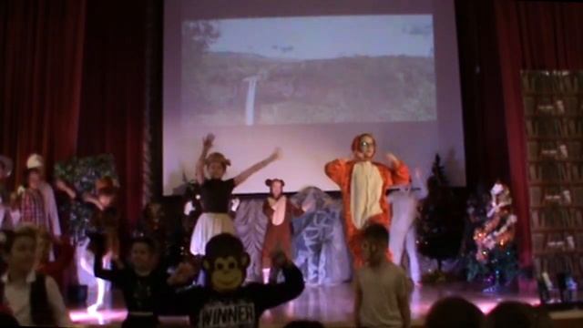 Новогодний спектакль "Новый год наоборот"