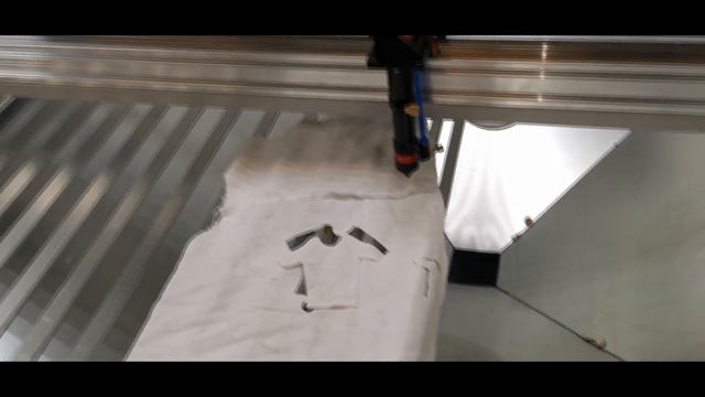 Резка ткани на лазерном станке СО2