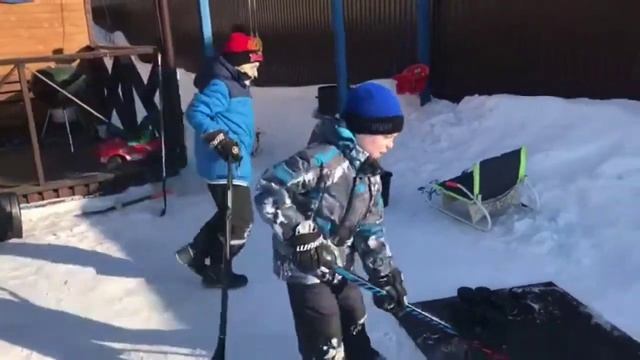 Хоккей. Броски по воротам. Соревнование.