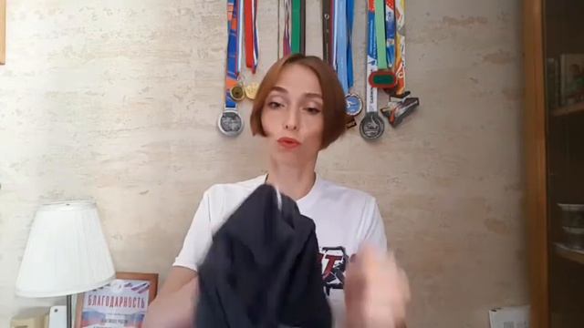 Выбираем беговой топ для девушек. На что стоит обратить внимание.