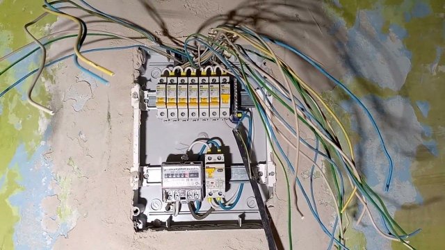 Электрик в Брянске. Электромонтаж в хрущевке.Замена щита.