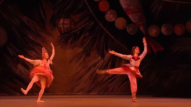 П.И.Чайковский. Балет Щелкунчик. Часть дивертисмента - Русский танец Трепак.mp4