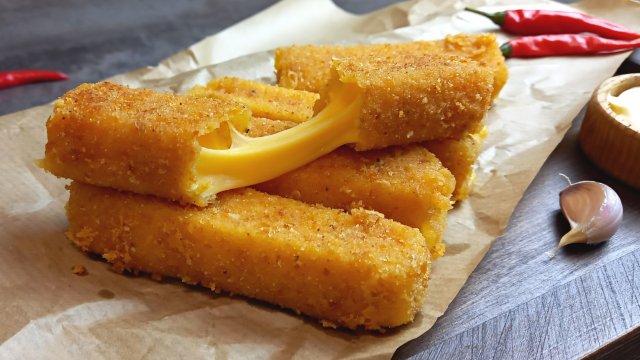 Хрустящие сырные палочки за 10 минут