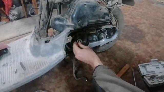 Yamaha mint, цепной скутер, что можно найти под крышкой вариатора, и как собрать в кучу