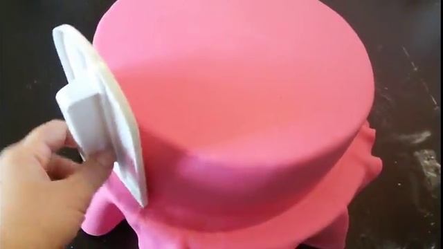 Как покрыть торт сахарной мастикой.