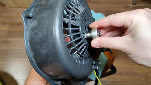 Вытяжка гудит, но не крутится! Как снять, разобрать и почистить от жира мотор? Ремонт вытяжки!