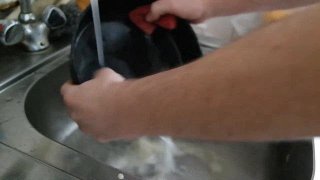 Сухая горчица,как средство для мытья посуды.