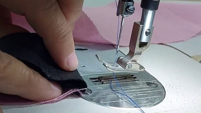 Как пришить косую бейку в углу детали/ Как угол окантовать бейкой.