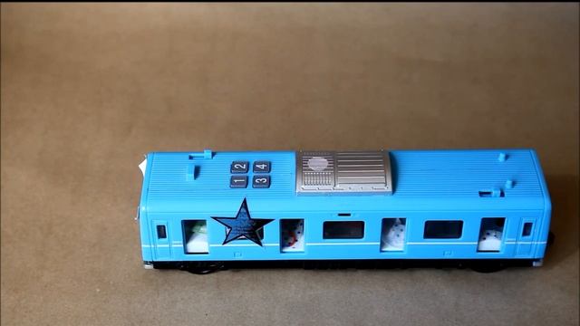 Игрушечный транспорт. Вагоны метро