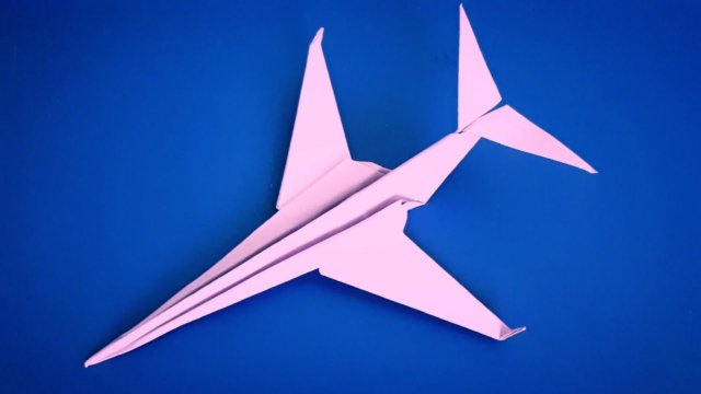 Как сделать самолет из бумаги.