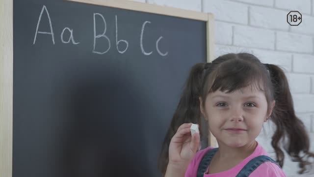 С какого возраста учить ребенка английскому языку?