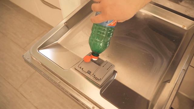 Вы будете ПОРАЖЕНЫ, если добавите пищевую соду в посудомоечную машину ?