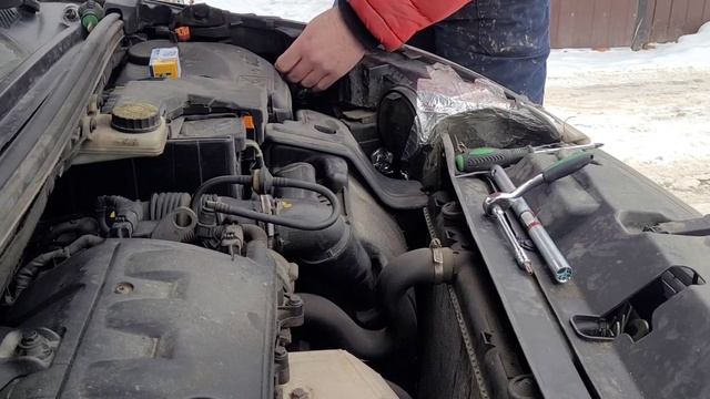 citroen c4 2014 замена лампы ближнего света