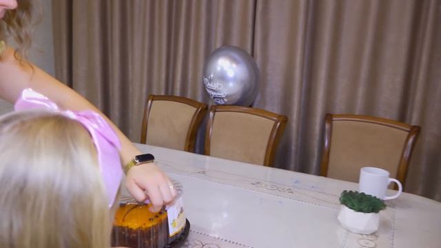 СЕРЁЖА ОТМЕНИЛ СВОЙ ДЕНЬ РОЖДЕНИЯ и испортил праздник сестре и маме