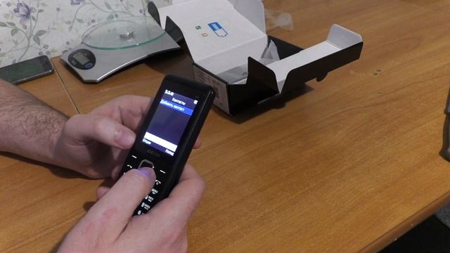 телефон DEXP Larus M8 обзор, включение.