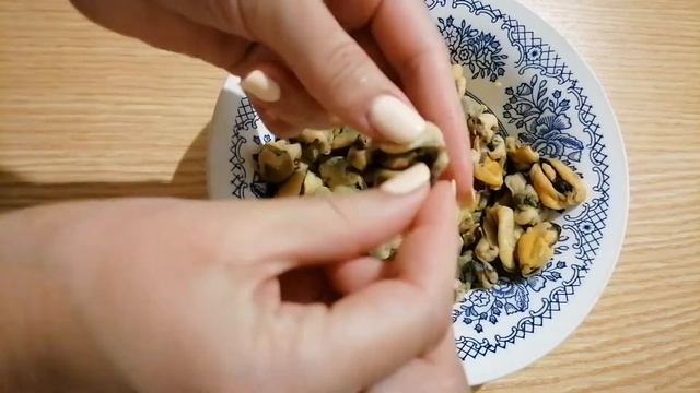 МИДИИ В СЛИВОЧНОМ СОУСЕ/КАК ЧИСТИТЬ И ВАРИТЬ МИДИИ