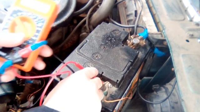 Как проверить зарядку аккумулятора с мультиметром