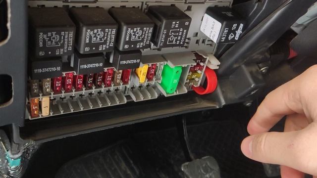 Не работают дворники в первом положении и когда брызгаешь на лобовое стекло