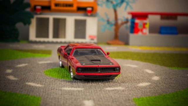 Марки машин со всего мира. Stop motion анимация про машинки и их значки.