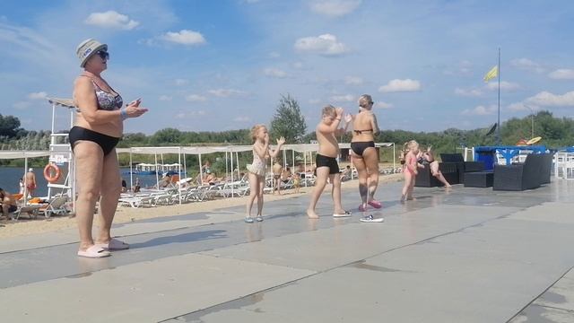 Пляжные танцы 2