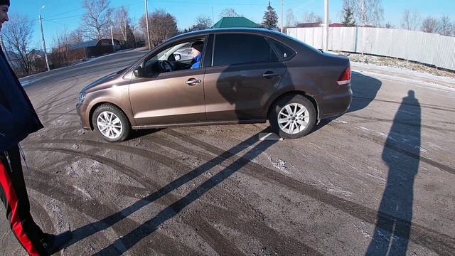 как дрифтить на переднем приводе? дрифт  Фольксваген Поло 1.6 110 лс Volkswagen Polo skid 2020