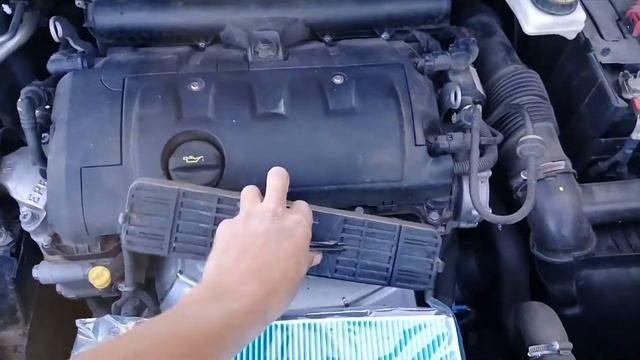 Пежо-408 замена салонного фильтра.