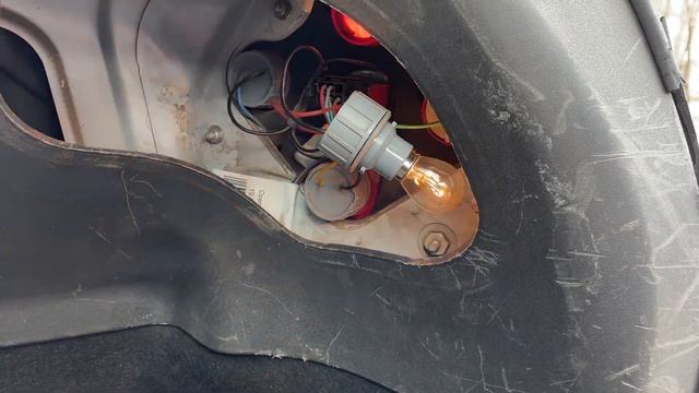 НЕ МЕНЯЙ ЛАМПОЧКИ СТОП ФОНАРЕЙ НА LADA GRANTA ! ПОКА НЕ ПОСМОТРИШЬ ЭТО ВИДЕО!