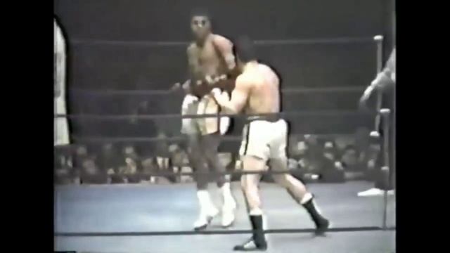 Мухаммед Али человек который сделал бокс популярным #бокс #мухаммадали