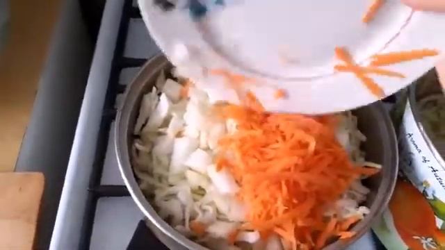 Тушоная капуста с мясом.Рецепт.