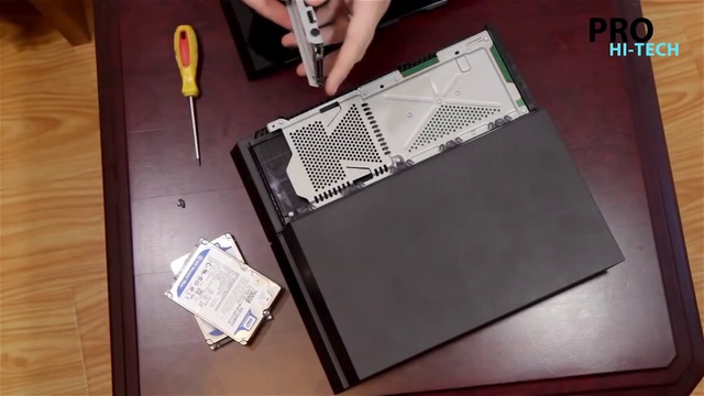 Как поменять жесткий диск в PS4 (HDD или SSD) PRO Hi-Tech