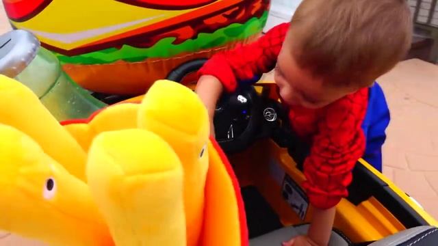 McDonald's Drive Thru Prank Bad Kids Pretend Play Food on Power Wheels, Giant Burger & Coca Cola