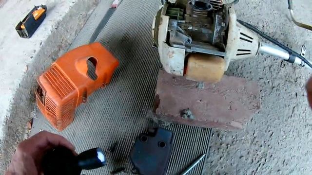 Ремонт мотокоса Штиль FS 250 . - жмёшь на газ - она тупит .