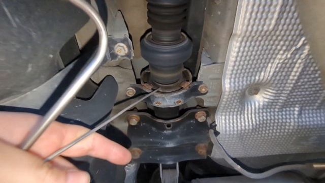 2014 Porsche Cayenne Center Support Bearing Failure