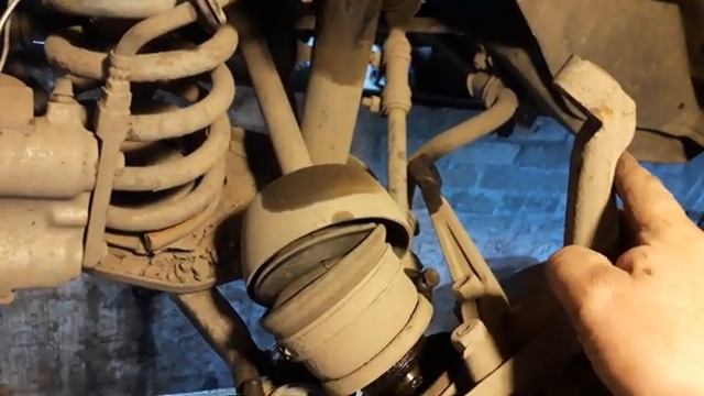 КАК ЗАМЕНИТЬ ШАРОВЫЕ ОПОРЫ НА ШЕВРОЛЕ НИВА