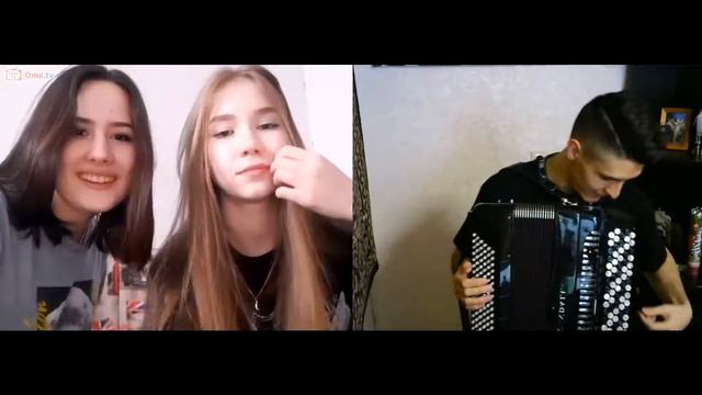 Виртуоз Баянист в чат рулетке 3. Реакция девушек. Хижина Музыканта