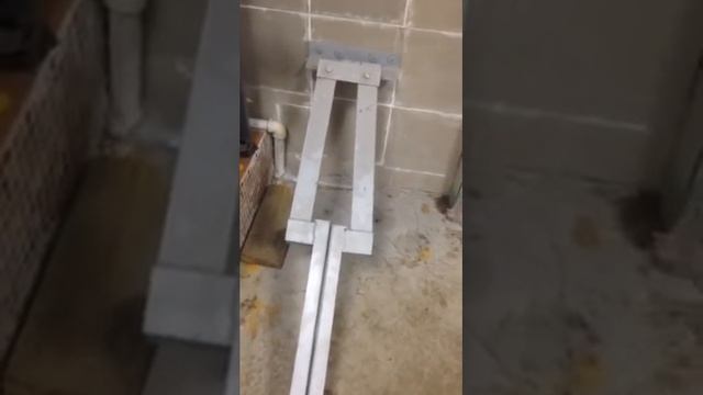 Съемник (стяжка) пружин амортизатора