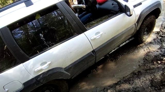 НИВА ТРЕВЕЛ  (Niva Travel 2022) БЕЗДОРОЖЬЕ на джипах Русский оффроад | девушка зарулем