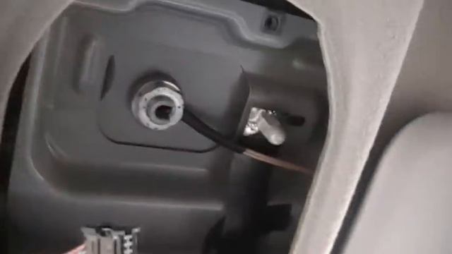Lada Vesta. Подключение видеорегистратора через плафон.